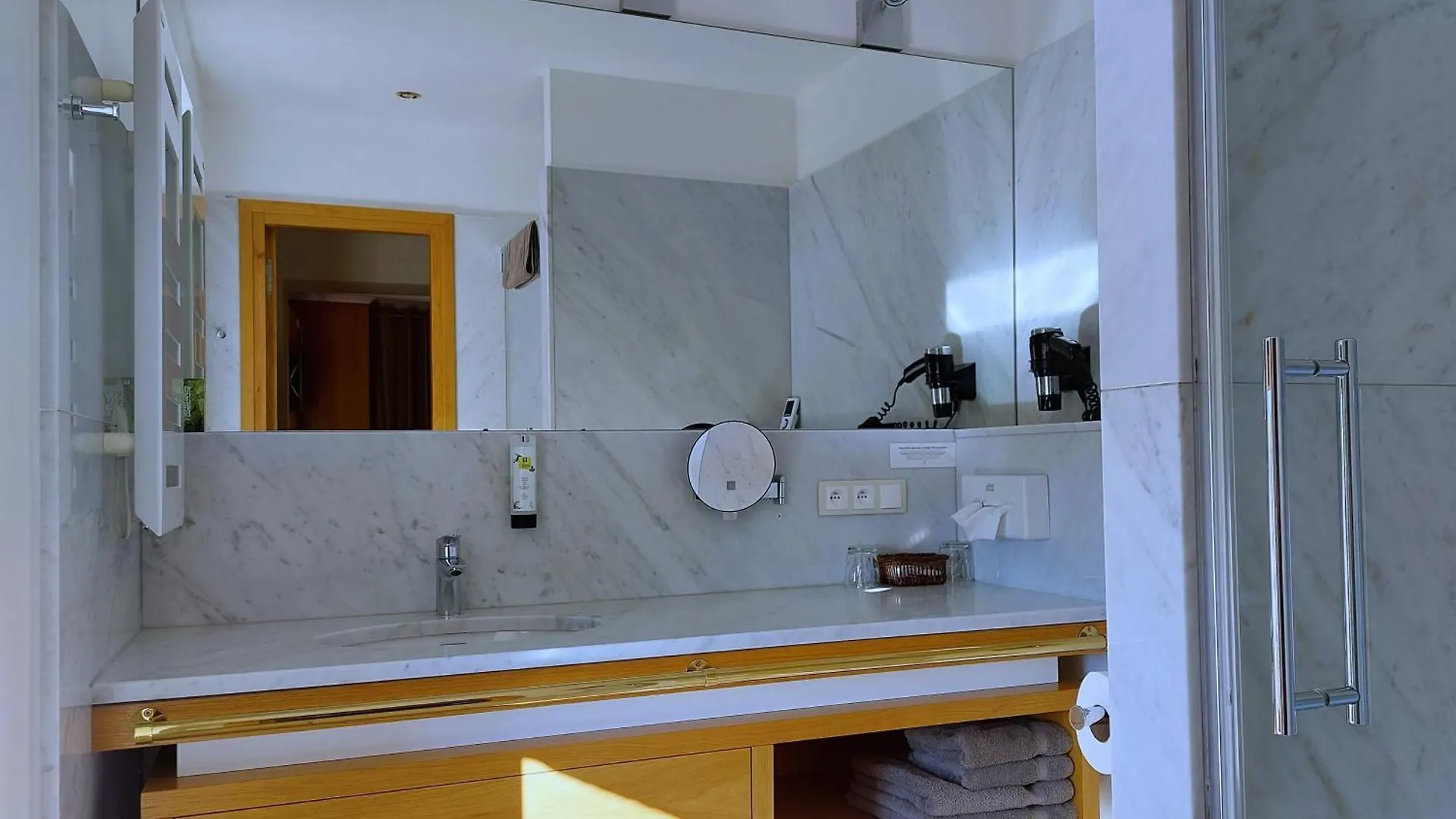 Chandolas Logis Auberge Les Murets Hotel Restaurant Spa צרפת